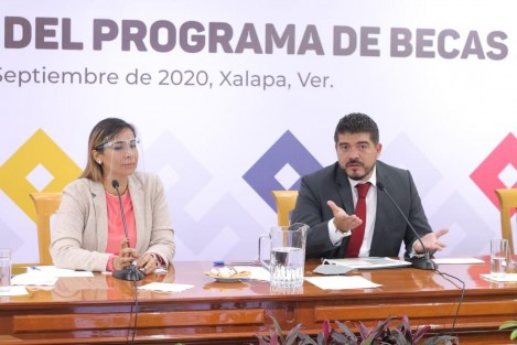 La Secretaría de Educación de Veracruz (SEV) dio a conocer el Programa Estatal de Becas 2020, respaldado por un presupuesto de 64 millones 947 mil 500 pesos, que se implementará en seis modalidades para sumar un total de 28 mil 895 apoyos.
