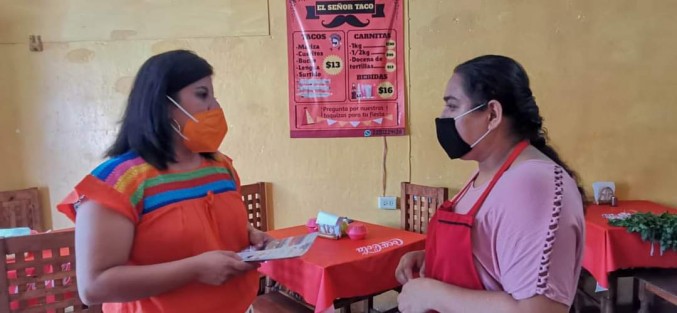 Durante la visita llevaron a cabo recorridos en calles de la Cabecera Municipal para informar y concientizar a las ciudadanas lo significativo del día naranja y la importancia de contar con el apoyo y orientación oportuna en situación de violencia familiar, todo esto en coordinación con el equipo del Instituto Municipal de la Mujer Teocelo, además se presentó a cuatro elementos mujeres de la Policía Municipal que participarán en actividades de proximidad y vigilancia ante situaciones de violencia que se pudieran presentar. 