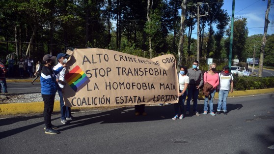 Manifestantes con diversas peticiones esperaron afuera del Museo de Ciencia y Tecnología Kaná, al presidente Andrés Manuel López Obrador para intentar ser escuchados. Sus quejas fueron recibidas por los auxiliares.