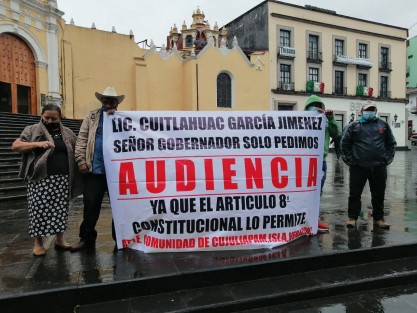 Habitantes de El Nuevo Cujiliapan, municipio de Isla, demandaron en Plaza Lerdo la intervención del gobernador Cuitláhuac García Jiménez, para solucionar un conflicto que enfrentan con Cuauhtémoc Galán Altamirano líder de la organización de la Unión Nacional Campesina (UNAC), por una superficie de 200 hectáreas para 19 personas que les otorgó el gobierno.

