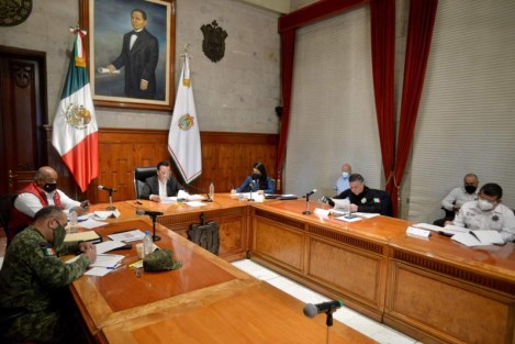 A través de sus redes sociales, el Gobernador Cuitláhuac García informó que la evaluación de los últimos 4 días del tema de seguridad, SSP reporta 48 detenciones por delitos que van desde posesión de arma de fuego, robo en varias modalidades, abuso sexual, y hasta 2 por ejercer violencia familiar.