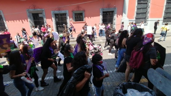 La marcha inició en el Barrio de San Pedro y poco a poco avanzó hacia la plaza central del municipio