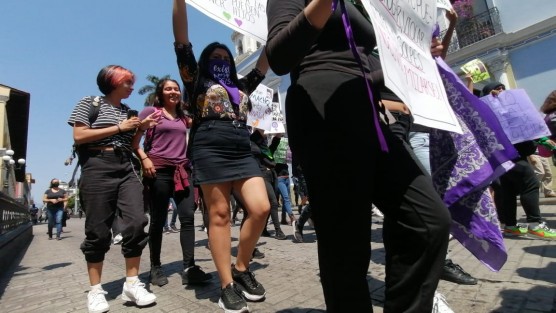 La marcha inició en el Barrio de San Pedro y poco a poco avanzó hacia la plaza central del municipio