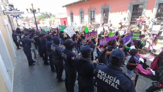La marcha fue resguardada en todo momento por elementos de la SSP,  para evitar se produjeran desmanes, sin embargo no hubo incidente alguno. 