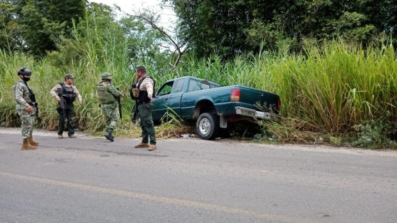 Minutos después de las doce del día de este  sábado en la carretera Acayucan- Hueyapan de Ocampo, el comandante de la Policía municipal de Jesús Carranza de nombre Jaime Cervantes, fue privado de la vida por desconocidos, quienes lo atacaron con amas de fuego.