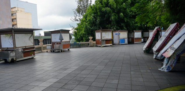 El parque aún no podrá ser utilizado por los paseantes, sólo podrán comprar alimentos para llevar, y las vallas  permanecerán por un mes más para el control de salida y entrada de la gente que compre ahí.