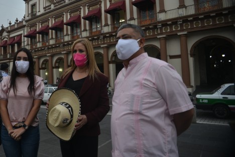 Los  trabajos de instalación del Catrín fueron coordinados y supervisados en todo momento por el Alcalde Mario Chama Díaz y la Presidenta del DIF Municipal Teocelo, Mara Chama Villa. Y fueron producto del ingenio de artesanos teocelanos y colaboradores del Ballet Folklórico de Casa de Cultura  Teocelo y  Dirección de Turismo de ese municipio.  
