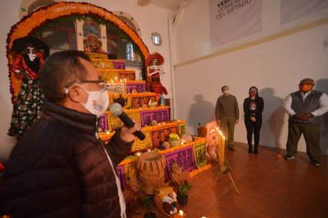 Artesanos de Teocelo montaron el altar monumental Orgullo veracruzano 2020, representando la cultura y tradiciones de la tierra del Dios Tigre.