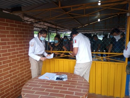104 personas de Honduras, Guatemala y El Salvador, fueron rescatas este lunes de la caja de un tráilers, en el kilómetro 17 de la carretera Costera del Golfo, tramo Coatzacoalcos-Villahermosa. Fueron  puestos a disposición de autoridades migratorias. 
