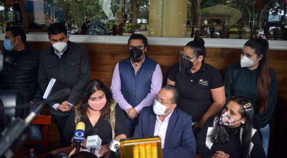 Trabajadores de eventos sociales se dicen seriamente afectados, pues desde hace 8 meses se les prohibieron actividades, y de este ramo se mantienen cerca de 2 mil familias.  Piden su actividad sea llamada como <em>servicios</em>.  