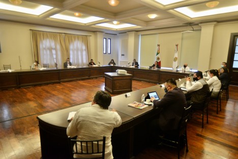 Este jueves fue presentado el informe del programa Proveer Desarrollo y Bienestar, cuyo objetivo es detectar a la población más desfavorecida y unir esfuerzos por un desarrollo social ligado a la producción; durante el Ejercicio 2020 tuvieron lugar 74 mil 928 acciones en favor de 187 mil 789 personas, con una inversión de 177 millones 696 mil 298 pesos. 