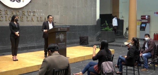 Acompañado de la Fiscal General del Estado, el Gobernador Cuitláhuac García Jiménez ofreció conferencia de prensa en la que se abundó en el caso del asesinato del la alcaldesa de Jamapa.