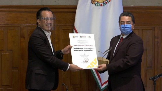 El Gobernador de Veracruz, Cuitláhuac García Jiménez hizo entrega del <em>Premio Veracruzano de Calidad</em> a: Agencia Aduanera de América, Mole Xiqueño, El Pirata de Córdoba, Comisión Federal de Electricidad y la Universidad Tecnológica del Sureste de Veracruz,  al cumplir con los estándares de calidad a nivel internacional.