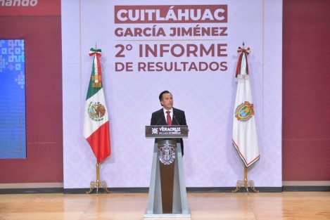 Más de 3 mil millones de pesos se invirtieron en obra carretera y urbana, repartidas en todas la regiones del estado, especificó el Gobernador Cuitláhuac García Jiménez. 