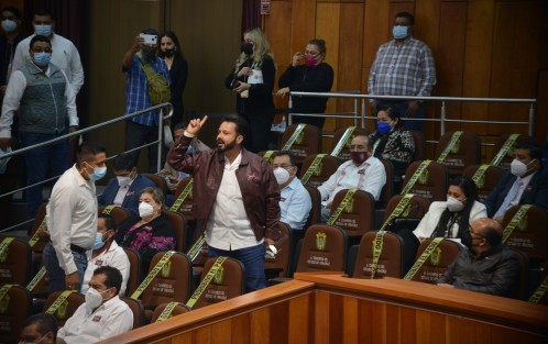 El alcalde de Pueblo Viejo, Fernando Cervantes Cruz, mostró su total apoyo al secretario de Gobierno, luego de los cuestionamientos hechos por la diputada local María Josefina Gamboa Torales.