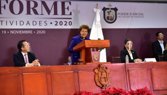 La Magistrada Presidenta exhortó a los integrantes del Poder Judicial a sumarse al llamado del gobernador Cuitláhuac García Jiménez, para que, con una visión social y de austeridad, se haga realidad el bien común, distribuido en el mayor número de ciudadanos.

