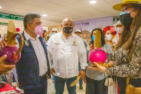 El Alcalde de Teocelo, Mario Antonio Chama Díaz; el Director de Turismo y Cultura, Julio César Casas Casas y el Ballet Folklórico de Casa de Cultura  a cargo de su Director Francisco Landa Cambambia, llevaron la representación cultural del Estado de Veracruz; con sones jarochos ejecutados de manera profesional por los jóvenes del ballet de Teocelo,  la terminal de autobuses del puerto turístico por excelencia se llenó  de alegría y ambiente Veracruzano. 

