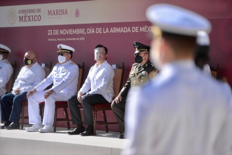 El Gobernador Cuitláhuac García  Jiménez participó en la ceremonia conmemorativa por el Día de la Armada de México, realizada en el Puerto de Veracruz.  