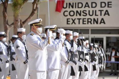 El Gobernador Cuitláhuac García  Jiménez participó en la ceremonia conmemorativa por el Día de la Armada de México, realizada en el Puerto de Veracruz.  