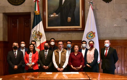 En Palacio de Gobierno se llevó a cabo la Segunda Sesión del Órgano de Gobierno del Centro Estatal de Justicia Alternativa, donde rindió protesta la Magistrada, Isabel Inés Romero Cruz, como Vicepresidenta del Órgano de Gobierno del Centro Estatal de Justicia Alternativa. Este Órgano, vinculado al TSJ, presidido por el Gobernador del Estado de Veracruz, Cuitláhuac García Jiménez, vela por hacer realidad una política pública de austeridad, acorde al momento que se vive en el país
