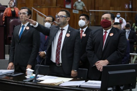 Este miércoles se llevó a cabo la comparecencia del secretario de Infraestructura y Obra Pública, Elio Hernández Gutiérrez, ante el Congreso local, como parte de la glosa del Segundo Informe de Gobierno del Gobernador Cuitláhuac García Jiménez.  