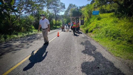 La Administración  Municipal Teocelo, 2018-2021, encabezada por el alcalde Mario Antonio Chama Díaz, continúa con el programa de Bacheo para rehabilitar calles y carreteras en beneficio de la población teocelana.
