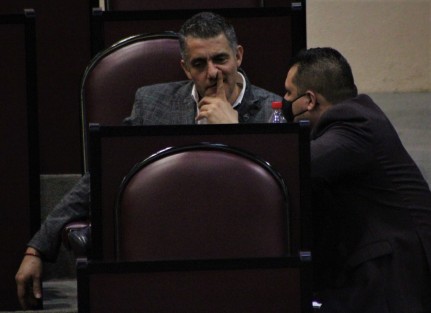 Como ocurre en toda sesión o comparecencia, algunos diputados no siguen los protocolos sanitarios. 