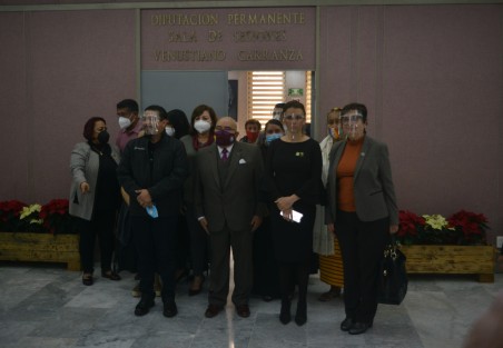 El Secretario de Salud, Roberto Ramos Alor, acudió al Congreso del Estado para comparecer ante diputados de la Comisión de Salud y Asistencia, como parte de la Glosa del Segundo Informe de Gobierno. 