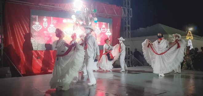 Teocelo agradece al Municipio de Otatitlán su invitación a participar en este evento, al Ballet de su Casa de Cultura, a cargo del maestro Francisco Landa Cambambia, quienes hicieron bailar a todos los presentes con la presentación musical del viejito y llenaron de alegría la Explanada de ese Municipio con la tradicional rama.