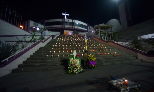 Por primera vez en 11 de diciembre así luce la Basílica Menor de El Dique.  Y es que debido a la pandemia por COVID-19, autoridades eclesiásticas, de gobierno y salud lanzaron un llamado a los fieles guadalupanos, o no realizar peregrinaciones, además de mantener cerrado el templo. 