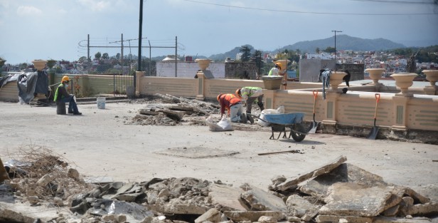 La rehabilitación de éste, como de otros espacios públicos de la capital fue anunciado por las autoridades desde el mes de marzo. Para el parque Juárez se informó que se haría una inversión de 3 mdp.