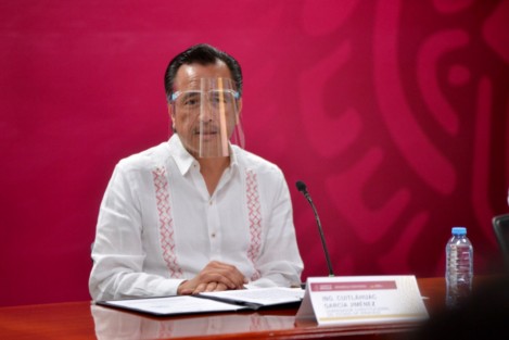 El gobernador Cuitláhuac García Jiménez reiteró el respaldo al proyecto del presidente Andrés Manuel López Obrador y el acompañamiento a los 33 municipios involucrados, pues siempre habían quedado atrás en este tipo de acciones e incluso habían perdido la esperanza de que les llegara alguna obra o inversión importante.

