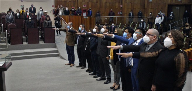 Los nueve comisionados y al Secretario Ejecutivo de la Comisión Estatal para la Atención y Protección de los Periodistas (CEAPP), rindieron la protesta de Ley ante el Congreso del Estado, en cumplimiento a lo aprobado por el Pleno el pasado 17 de diciembre.