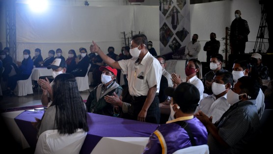 En todo momento se cuidó que los asistentes al informe del Licenciado Mario Antonio Chama siguieran los protocolos sanitarios recomendados  por las autoridades de salud. 