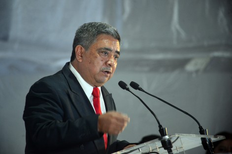 El alcalde de Teocelo, Mario Chama Díaz, expresó que desde el inicio de la pandemia hasta la actual fecha se ha mantenido alerta trabajando de forma presencial, telefónica, internet, atendiendo a ciudadanos y ciudadanas de Teocelo que en algún momento solicitaron diferentes tipos servicios.