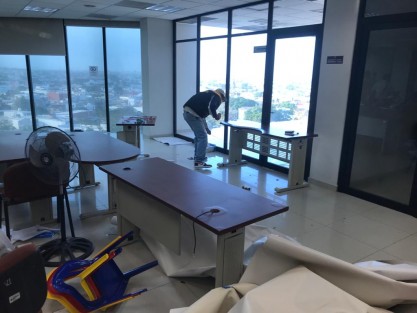 personal de protección civil del Poder Judicial evalúa daños y realiza acciones de atención y seguridad inmediatas en el edificio que alberga a los juzgados en la Ciudad Judicial en el Distrito de Veracruz. Las rachas más fuertes registradas alcanzaron alrededor de 126.4 km/h, comparable a un huracán categoría uno.
