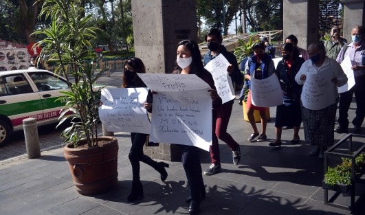 Este día de los inocentes un grupo de simpatizantes de Morena y  del empresario Antonio Frutis, en conocido café del centro de Xalapa lo destaparon para ocupar  el cargo de presidente municipal  para el próxima administración de esta ciudad capital.