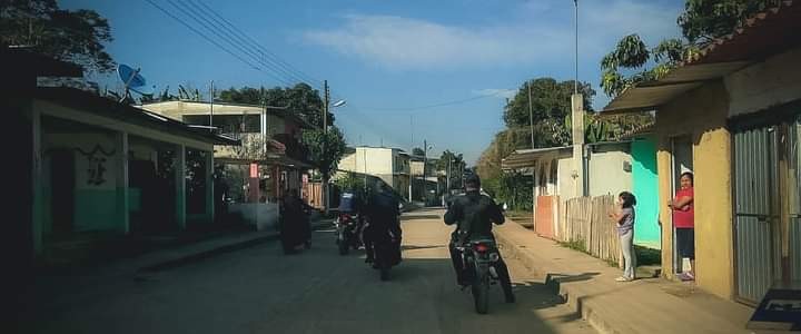 Durante el operativo de seguridad de fin de año en Teocelo, se realizarán recorridos, resguardando la seguridad de los habitantes en las rutas de las comunidades de Independencia, Monte Blanco Llano Grande, la Loma Alta, Texin y Baxtla, Santa Rosa, así como en la Cabecera Municipal. 
