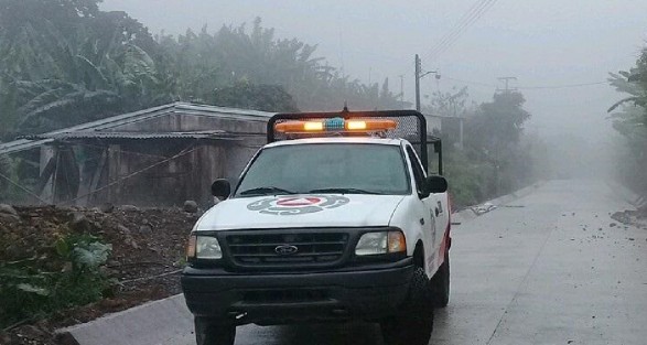 Protección Civil, de Tlapacoyan se encuentra realizando recorridos en la parte alta y baja del municipio para atender de manera oportuna a la población que así lo requiera, debido a que se pueden presentar afectaciones por las lluvias y las bajas temperaturas tras el frente frío, así lo informó Rigoberto Bandala Saldaña, director de PC Municipal.