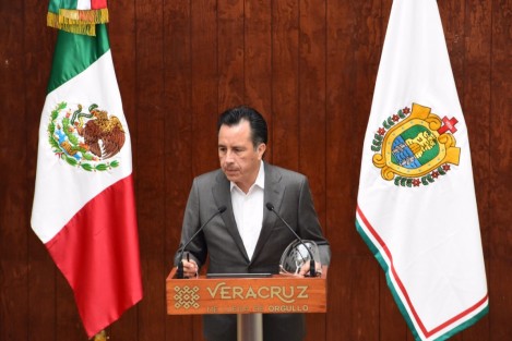 El gobernador Cuitláhuac García, en compañía del secretario de Salud, Roberto Ramos, al reportar la situación de la pandemia en la entidad,  dijo que esta semana va a ser determinante para evitar contagios, por lo que pidió a la población que extreme precauciones.