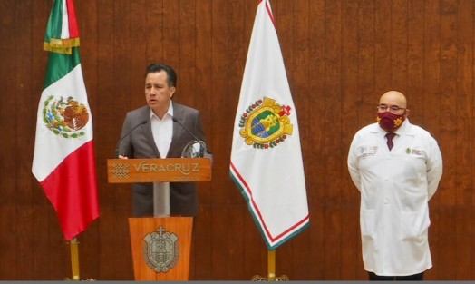 El gobernador Cuitláhuac García, en compañía del secretario de Salud, Roberto Ramos, al reportar la situación de la pandemia en la entidad, dijo que esta semana va a ser determinante para evitar contagios, por lo que pidió a la población que extreme precauciones.