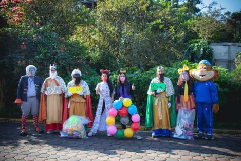 Mara Chama Villa, presidenta del DIF Municipal Teocelo, invitó a la población de comunidades de ese municipio, a estar atentos el día de 7 de enero a la visita de los Reyes Magos y el Equipo DIF Teocelo. 