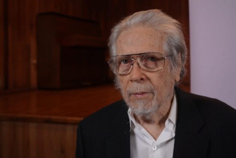 El Instituto Veracruzano de la Cultura otorgó este viernes un merecido reconocimiento por su notable trayectoria profesional, al arquitecto veracruzano, Enrique Murillo, autor de emblemáticas obras de la ciudad capital.
