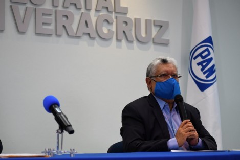El Partido Acción Nacional continúa firme en la construcción de un bloque opositor responsable, que permita representar a las y los ciudadanos, y recuperar a Veracruz de la crisis en las que se encuentra, producto del mal gobierno de Morena, indicó el Presidente del Comité Directivo Estatal del PAN en Veracruz, Joaquín Guzmán Avilés.