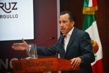 El mandatario estatal anunció que mañana se publicará un decreto en la gaceta oficial para limitar la movilidad  en municipios con más contagios por COVID, entre estos Xalapa, Veracruz, y Poza Rica.