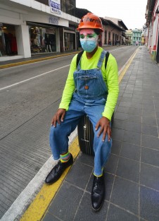 Aurelio García Elías, mejor conocido como payaso <em>Guitarrín</em>, pide la intervención del Gobernador  y de las autoridades correspondientes para que su expareja le regrese a su hija, quien fue sustraída de su domicilio de manera ilegal.