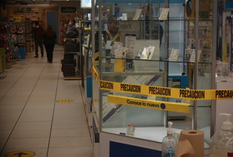Intensa movilización policiaca desato el asalto a la sucursal Coppel Banderilla.  Presuntamente dos sujetos sustrajeron teléfonos y dinero del lugar. Elementos de SSP, Fuerza Civil y policía municipal implementaron un operativo para dar con los responsables. 