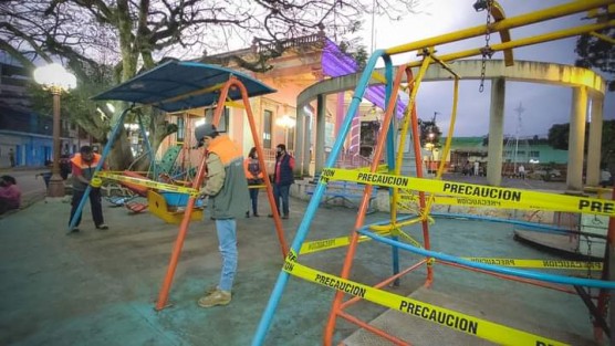 El. H. Ayuntamiento de Teocelo que preside el alcalde Mario Antonio Chama Diaz, a través de la Sindica Municipal, Zayra del Carmen Martínez Andrade; el Titular de Comercio Francisco Villa Carrera y el Director de Protección Civil Teocelo, Sergio Sánchez Calte, iniciaron la noche del 21 de enero las medidas de reducción de movilidad urbana en el primer cuadro de la Cabecera Municipal; esto como parte de la Alerta Preventiva por COVID-19 emitida por el Comité Técnico de Salud de Veracruz. 