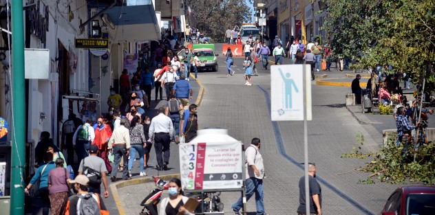 Lamentablemente a pesar de los filtros colocados  para reducir la movilidad en centro de capital del estado, muchas use pueden ver haciendo compras y deberes no esenciales, lo que deja claro que para ir al centro no se necesita auto.