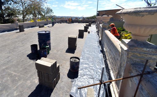 Así lucen los trabajos de remodelación del mirador del del parque Juárez en la ciudad de Xalapa, otra de las obras que se espera se concluya este año y no se deje en el abandono.